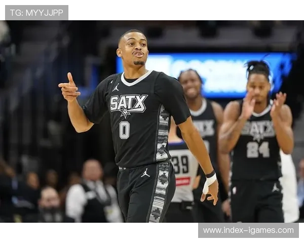 凯尔登-约翰逊25分卡斯尔24分，马刺团队火力全开