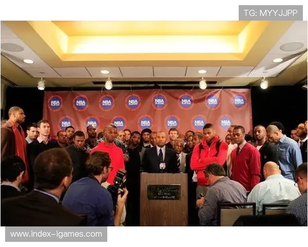 劳资协议截止日期临近，谈判升温背景下球员公开表达立场